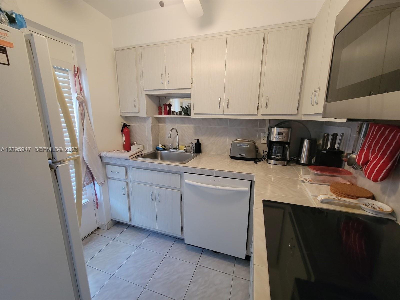 220 Kings Point Drive 606 — photo 10