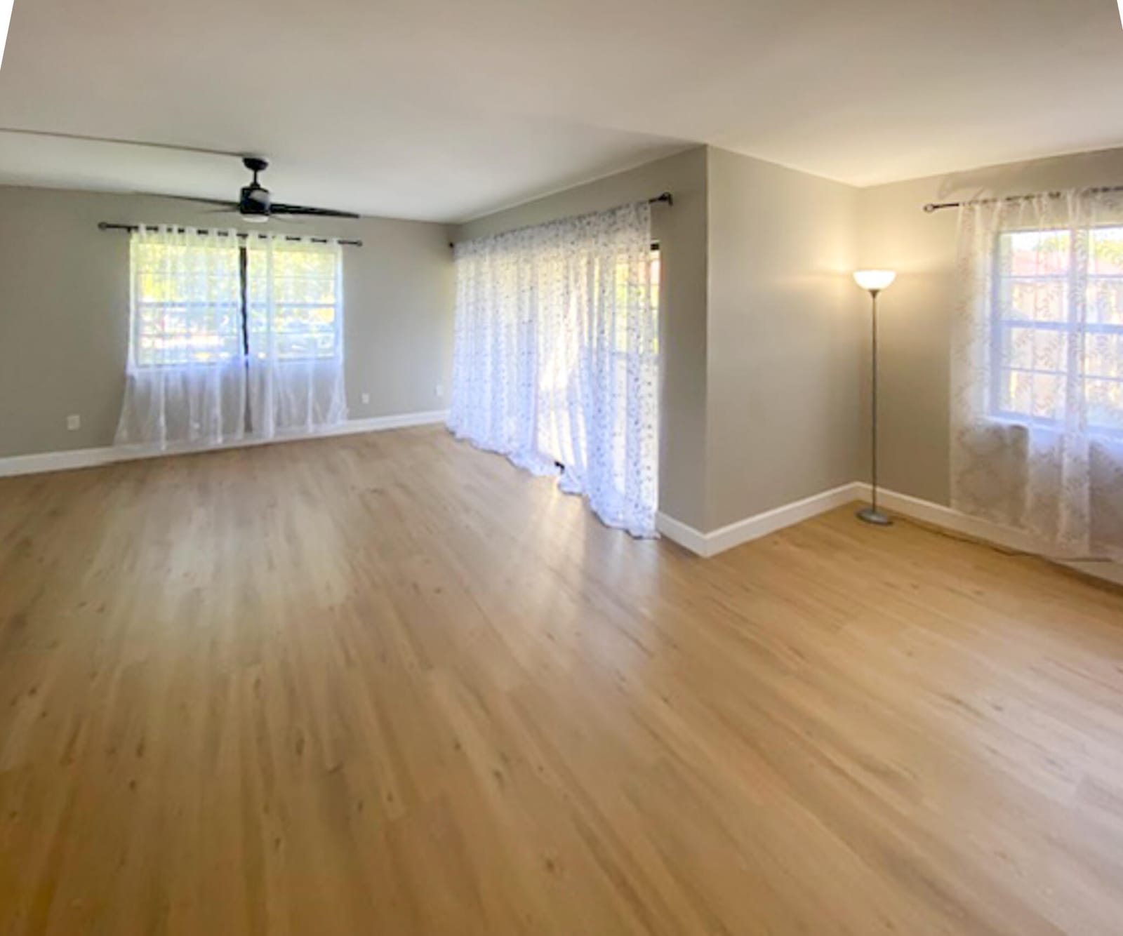 2050 OLEANDER Boulevard 7-206 — photo 11
