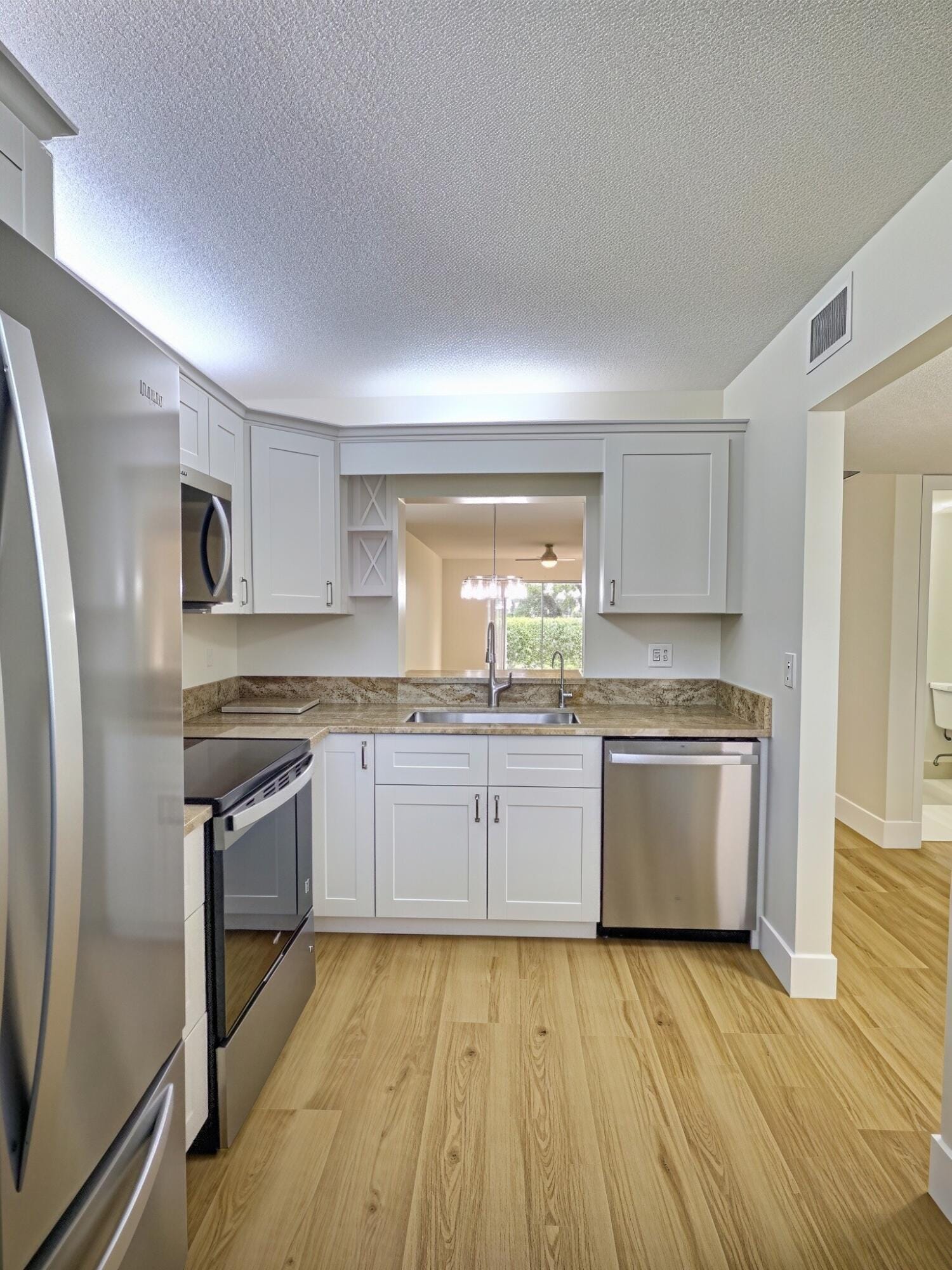 2845 SW 22ND Avenue 106 — photo 2