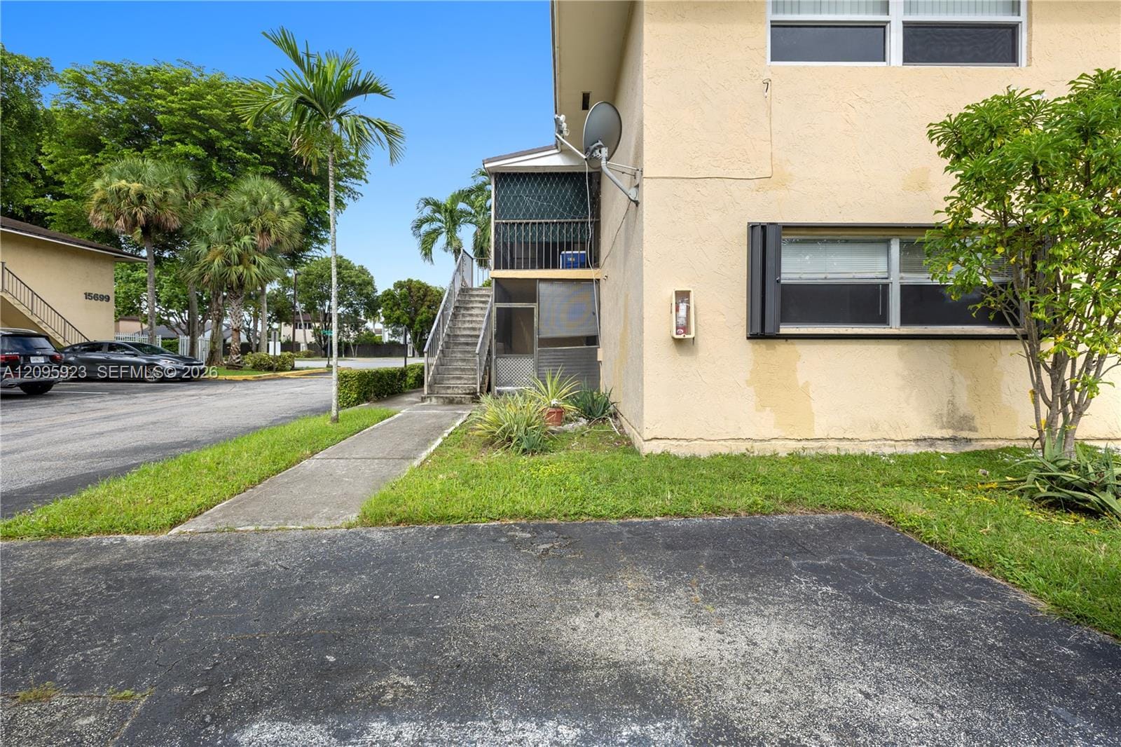 15619 SW 73rd Cir Terrace 10-9 — photo 9