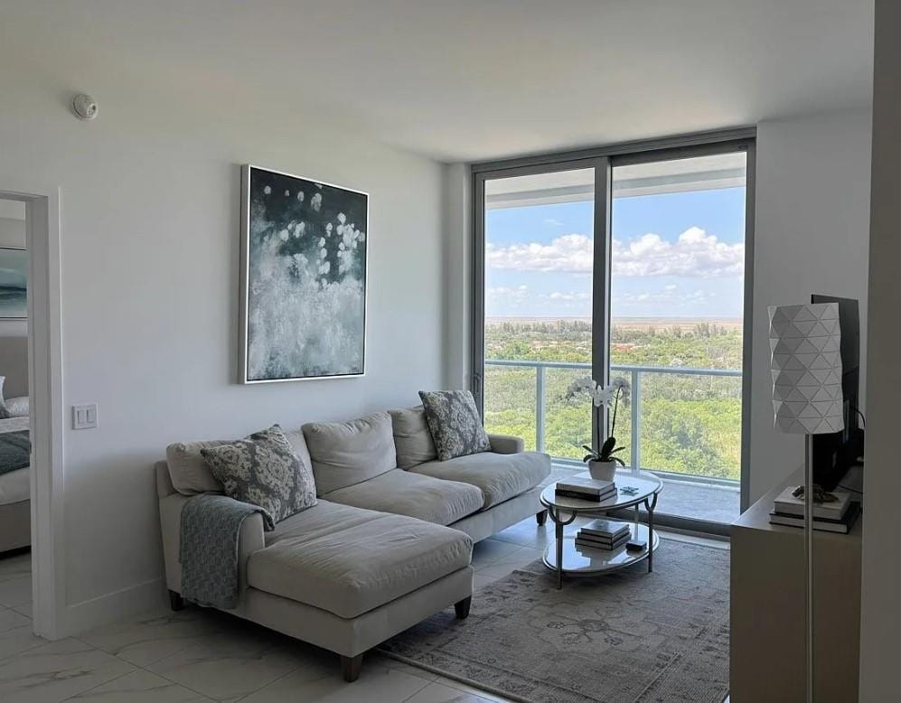 2000 Metropica Way 1111 — photo 4