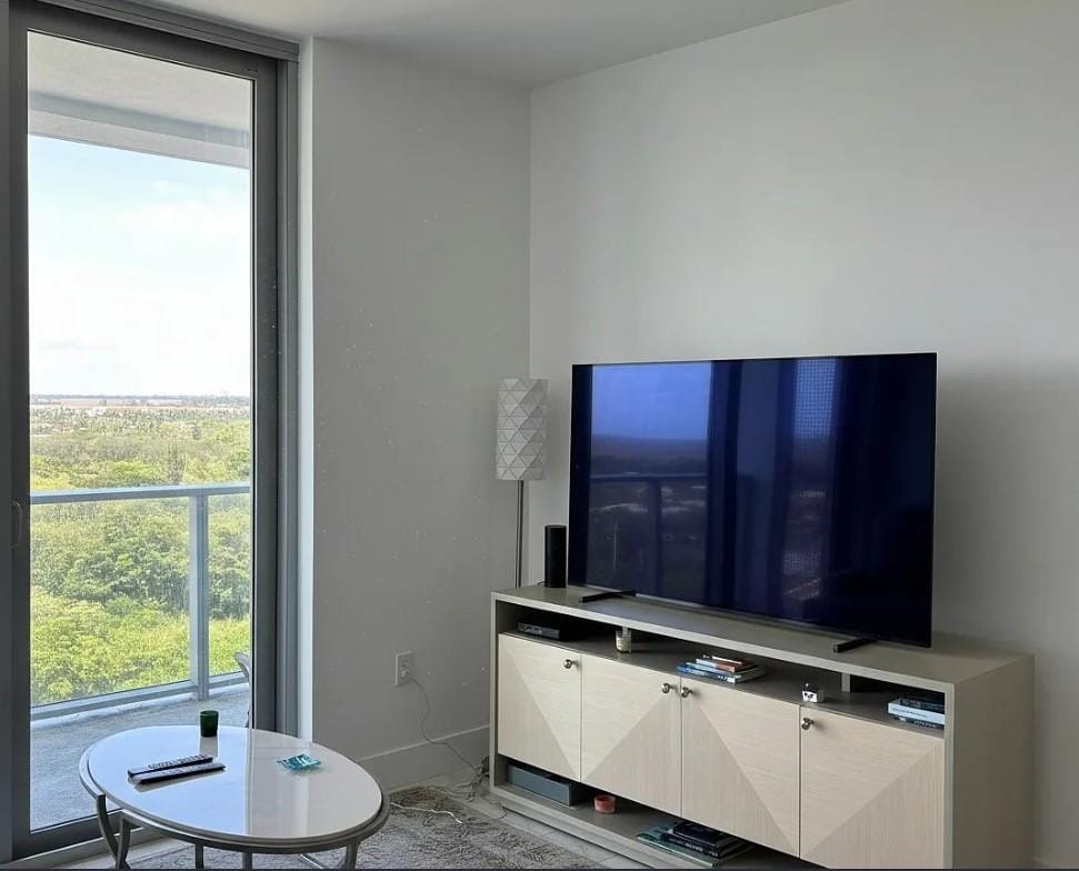 2000 Metropica Way 1111 — photo 6