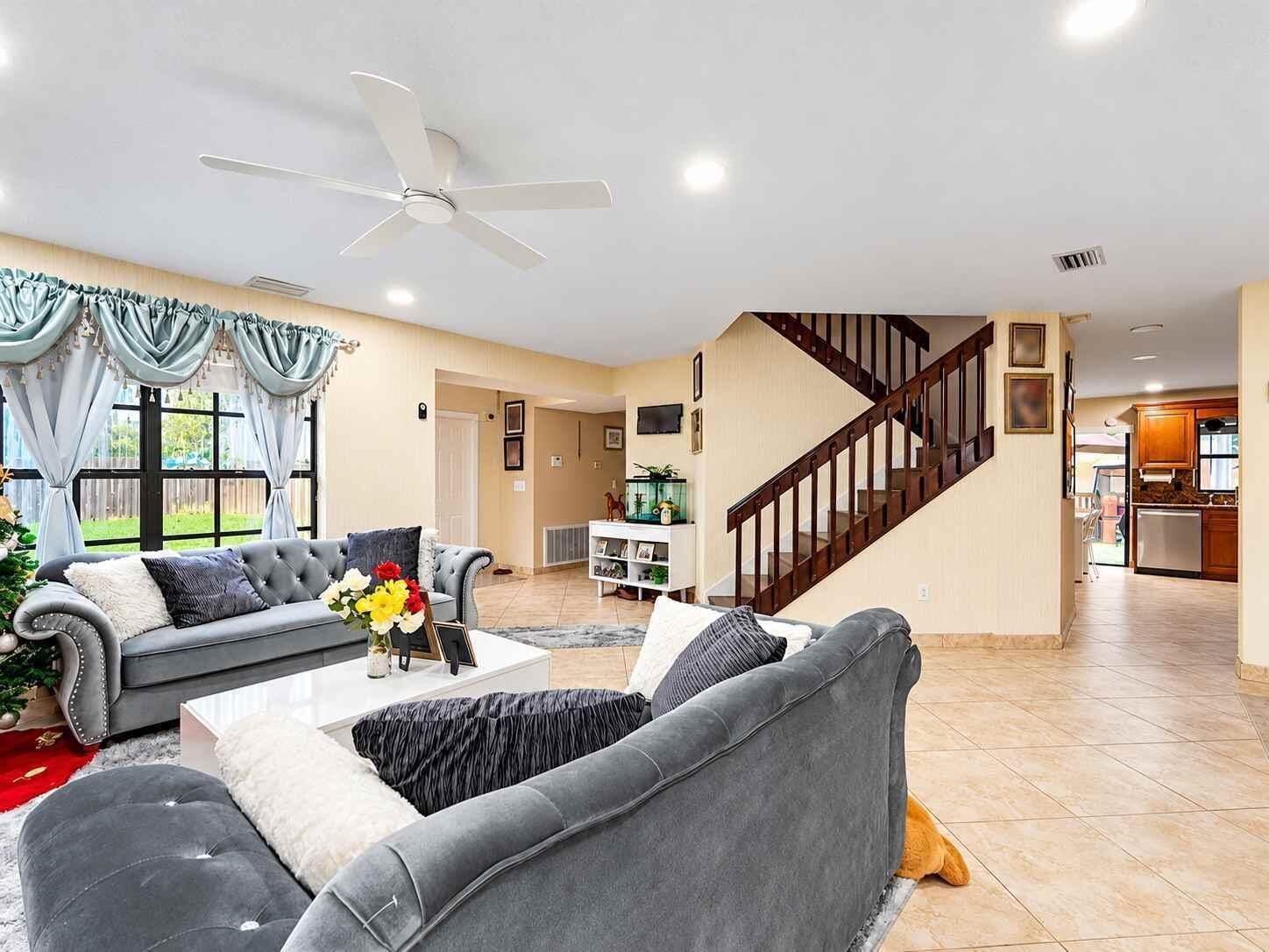 1431 SW 87TH Way — photo 3
