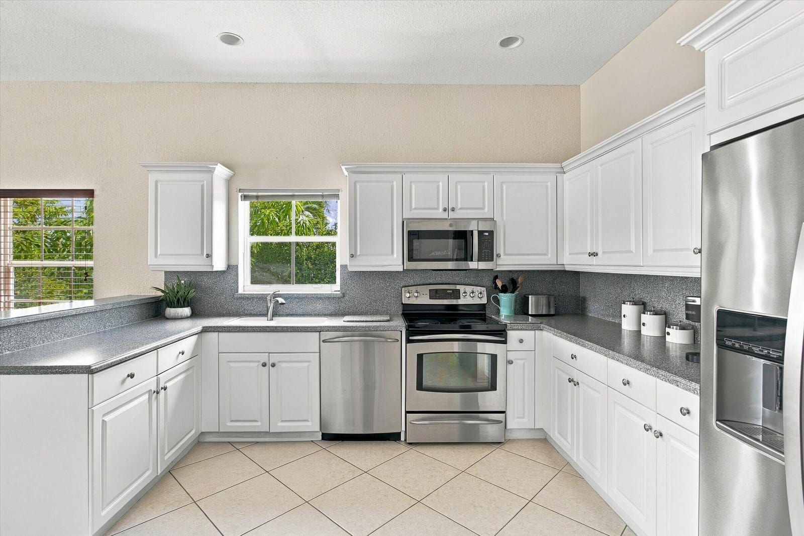 1295 WINDSOR Lane, Weston, FL 33327 photo 12