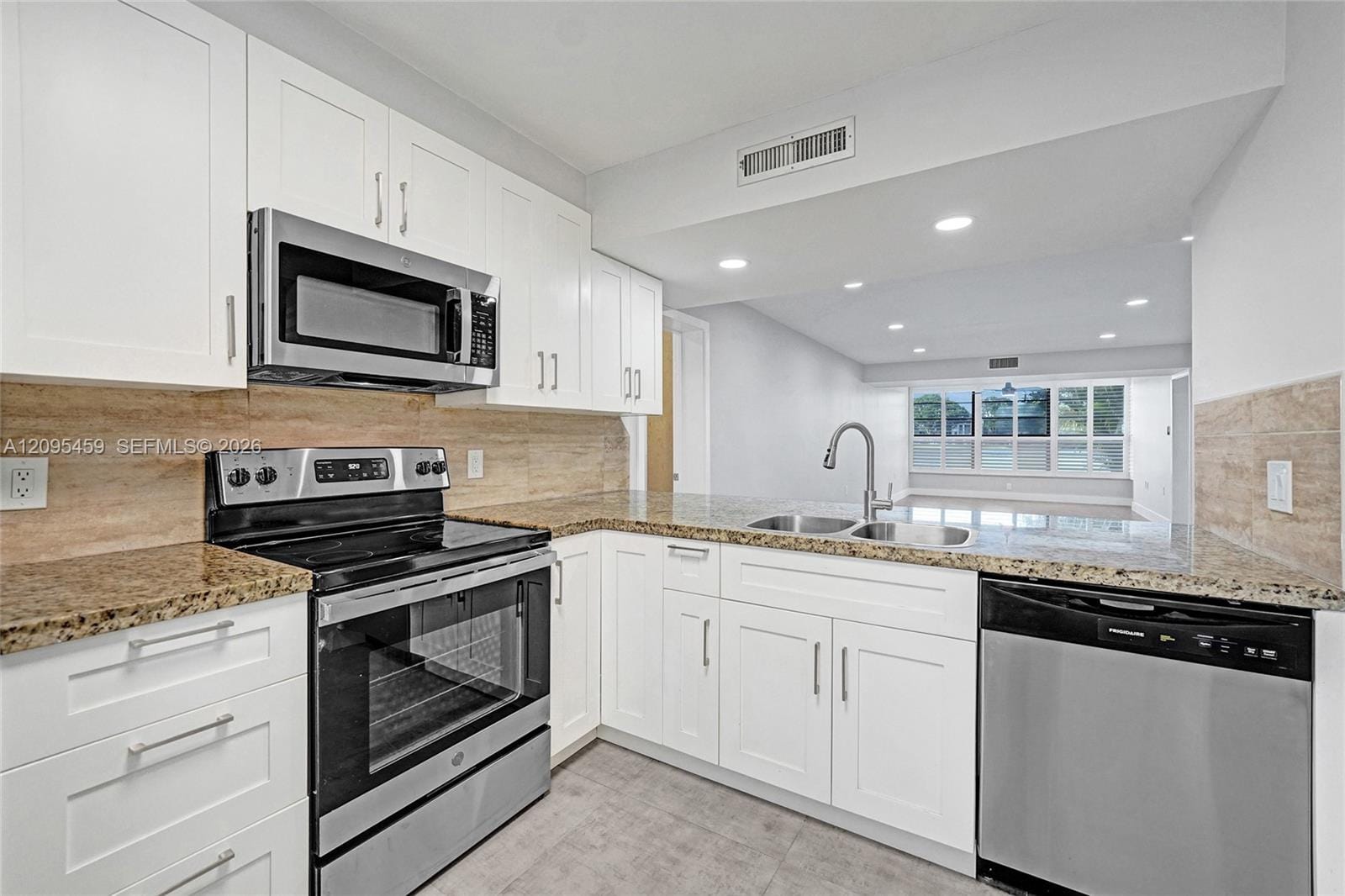 1522 Whitehall Drive 106 — photo 8