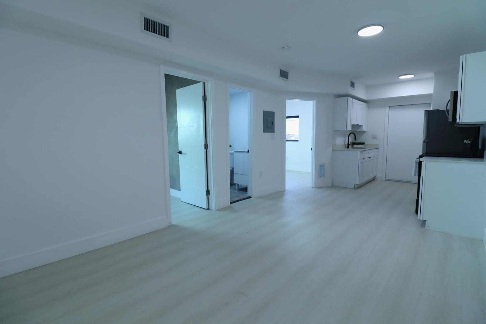 1814 NW 2nd Court 3 — photo 3