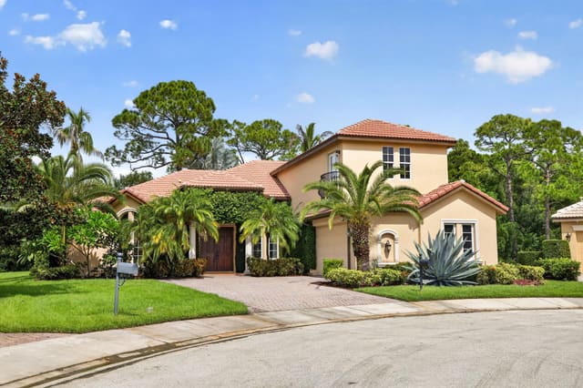 805 SW CLASSICO Court, Port St. Lucie, FL 34986