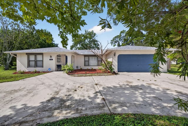 102 SW EVANS Avenue, Port St. Lucie, FL 34984