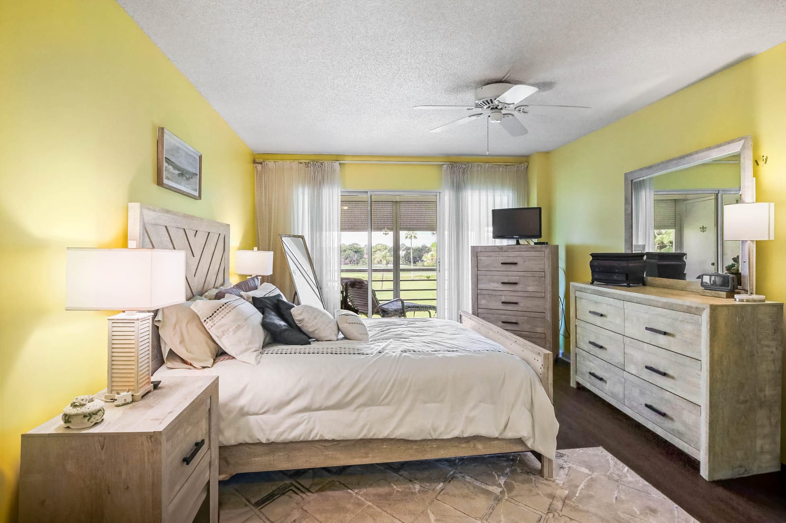 3755 VIA POINCIANA 402 — photo 8