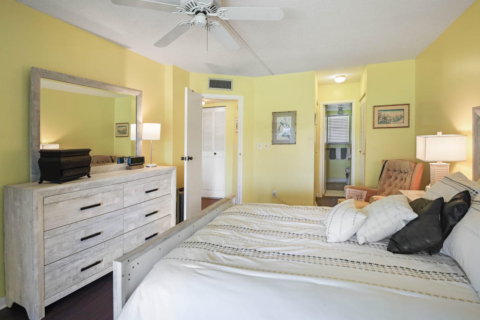 3755 VIA POINCIANA 402 — photo 9