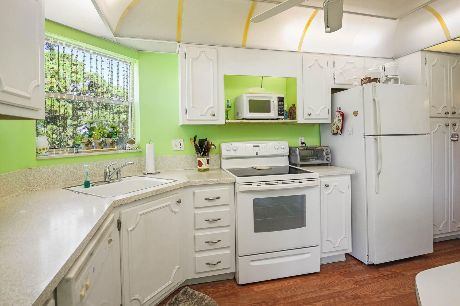 3755 VIA POINCIANA 402 — photo 6