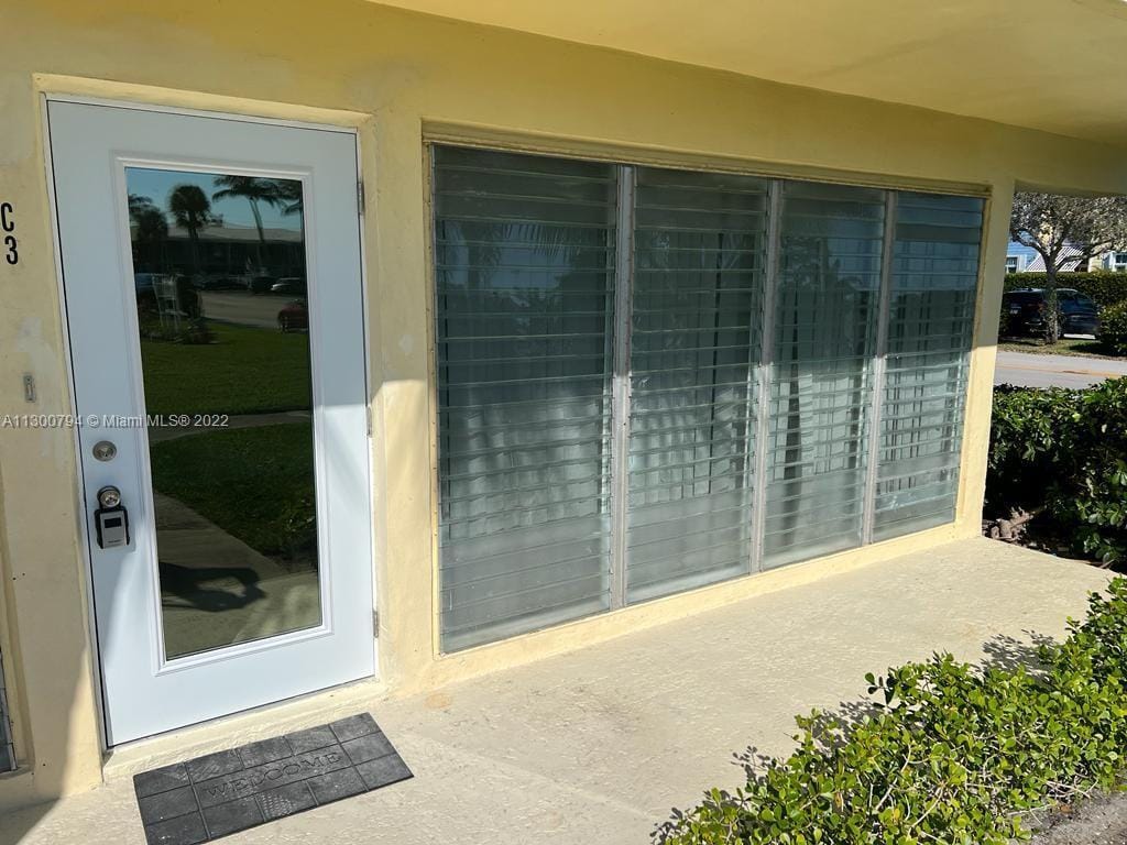 2755 NE 28th Avenue C3, Lighthouse Point, FL 33064 photo 2