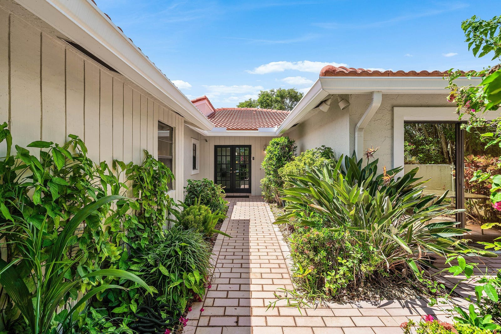 23 Estate Drive, Boynton Beach, FL 33436 photo 2