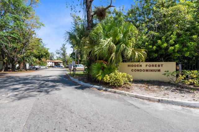 2054 NW 43RD Terrace 4, Lauderhill, FL 33313