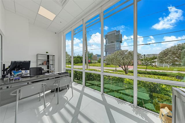 800 SE 4th Avenue 110, Hallandale Beach, FL 33009