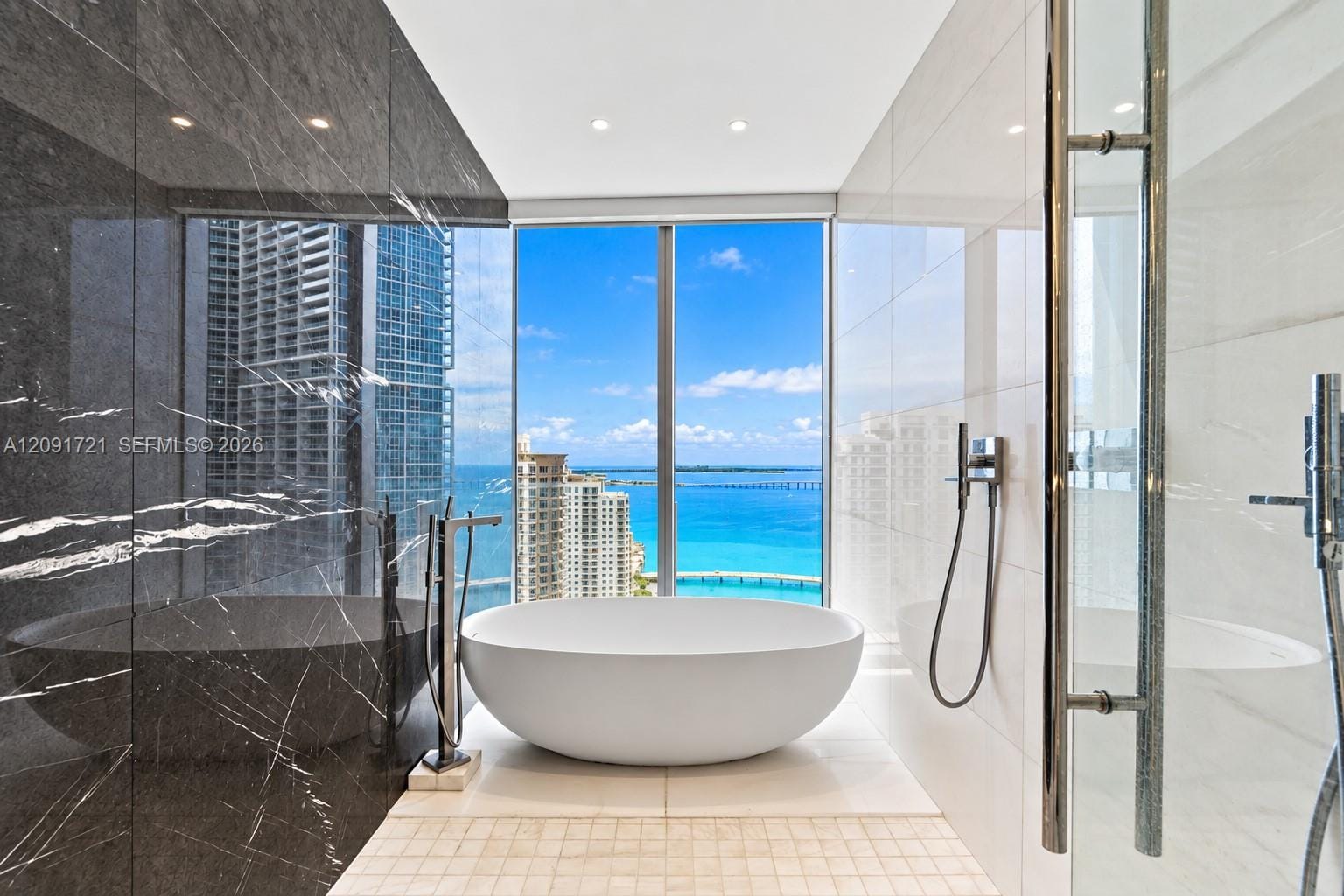 300 Biscayne Boulevard Way 3304C, Miami, FL 33131 photo 18