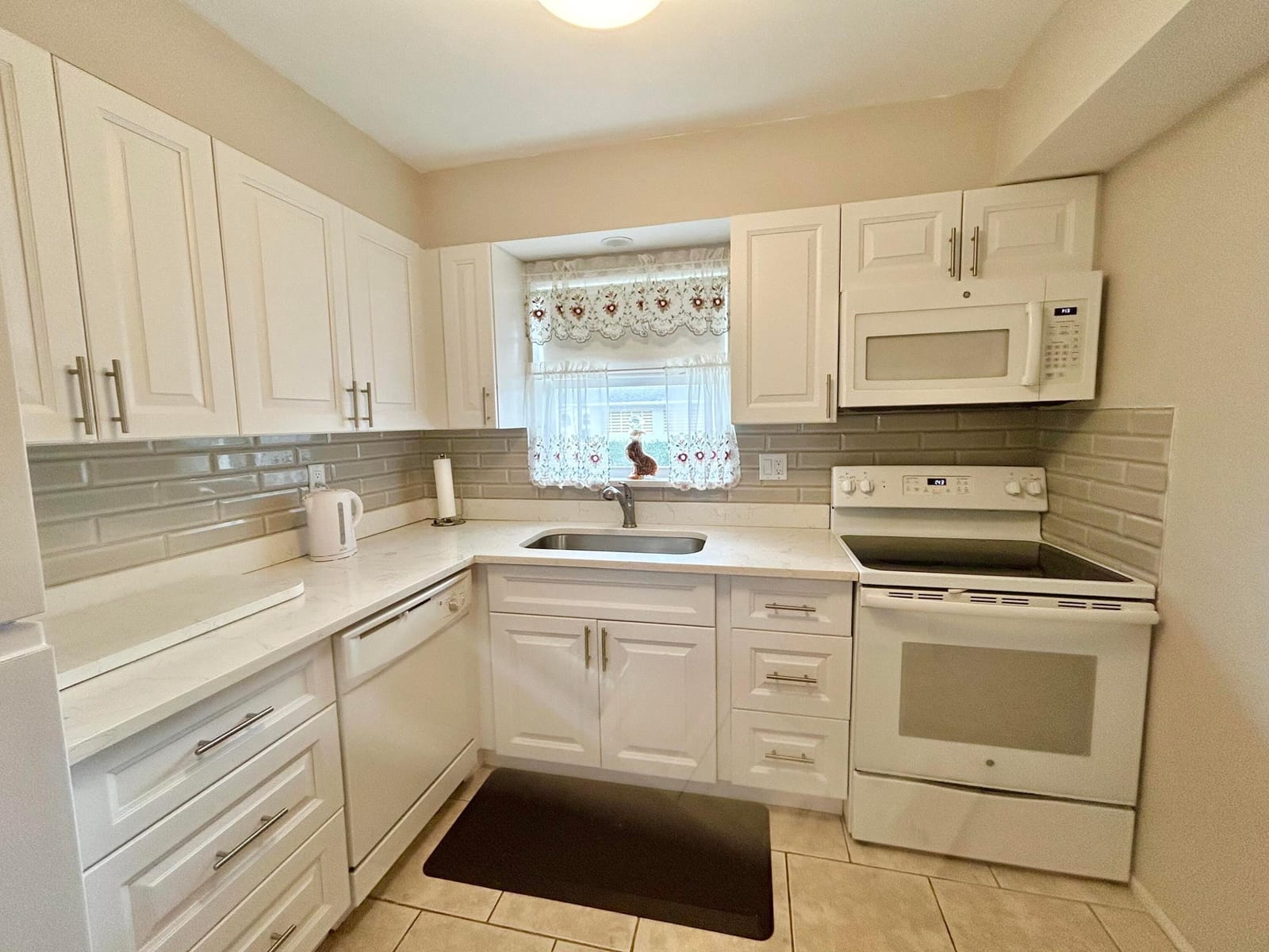 2666 Emory Drive E D — photo 2