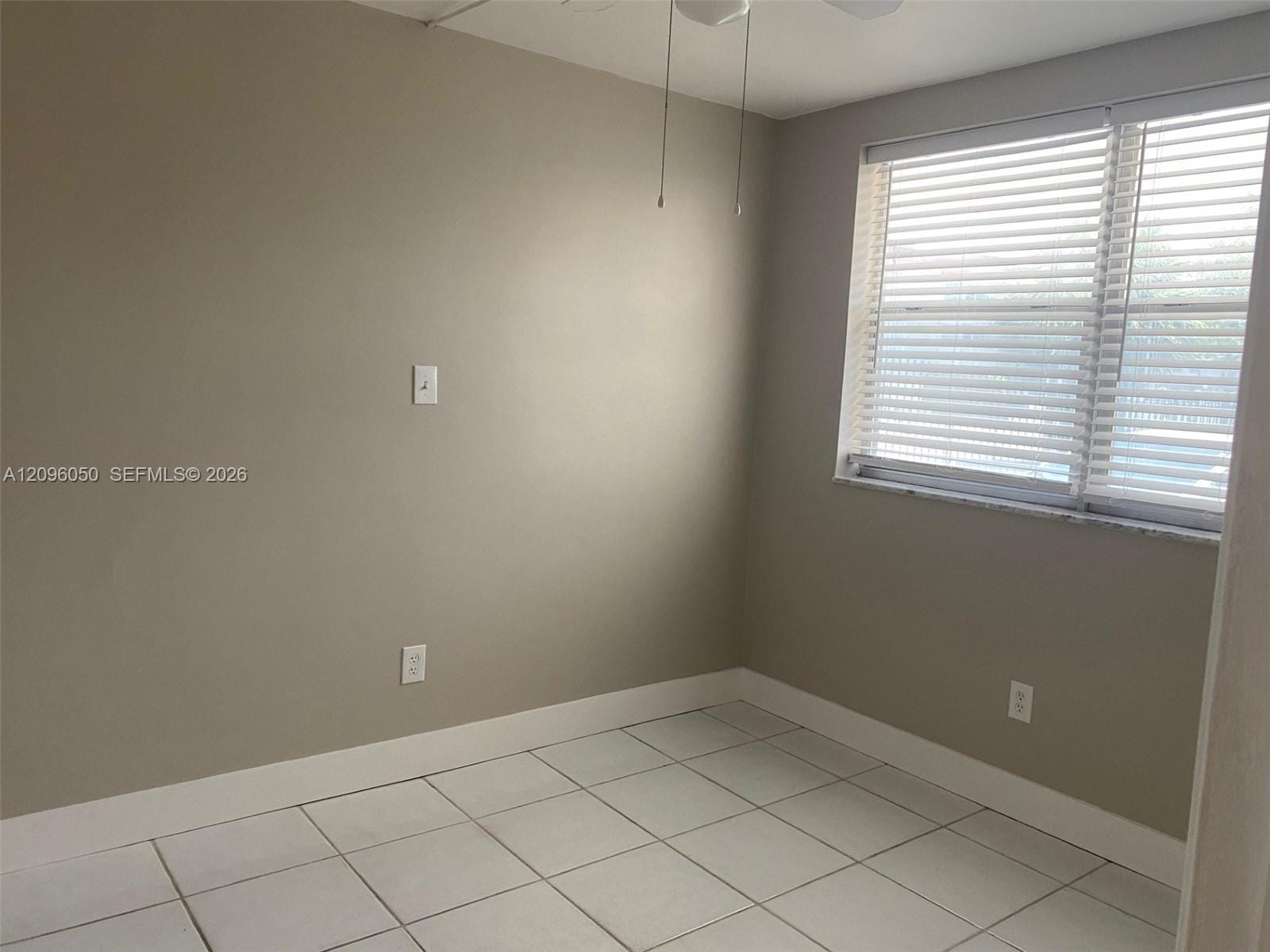 18900 NE 14th Avenue D102, Miami, FL 33179 photo 13