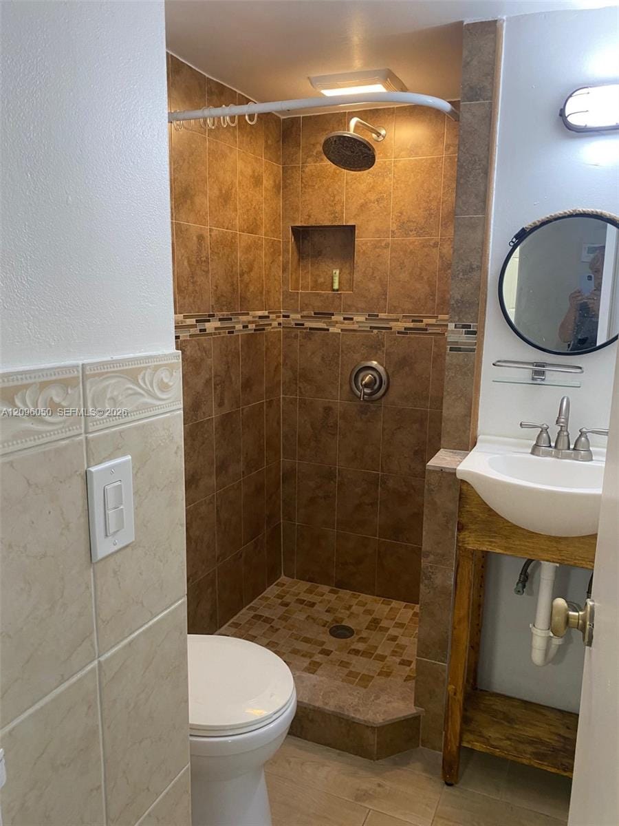 18900 NE 14th Avenue D102, Miami, FL 33179 photo 14