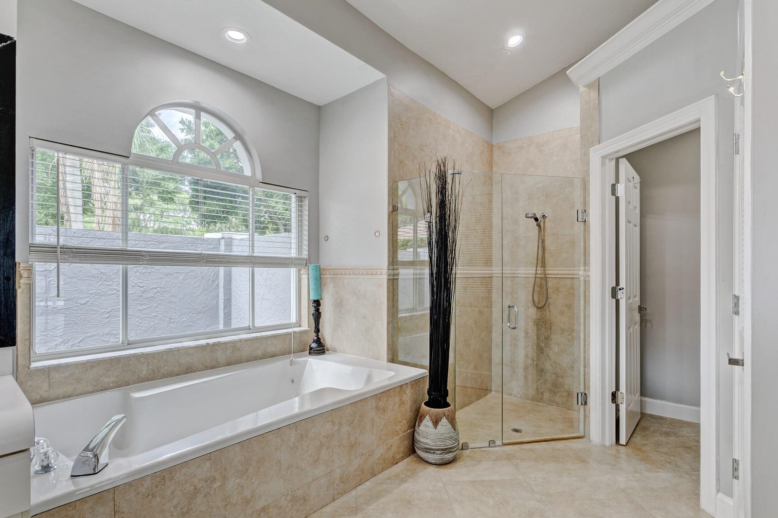139 BROOKHAVEN Court, Palm Beach Gardens, FL 33418 photo 14
