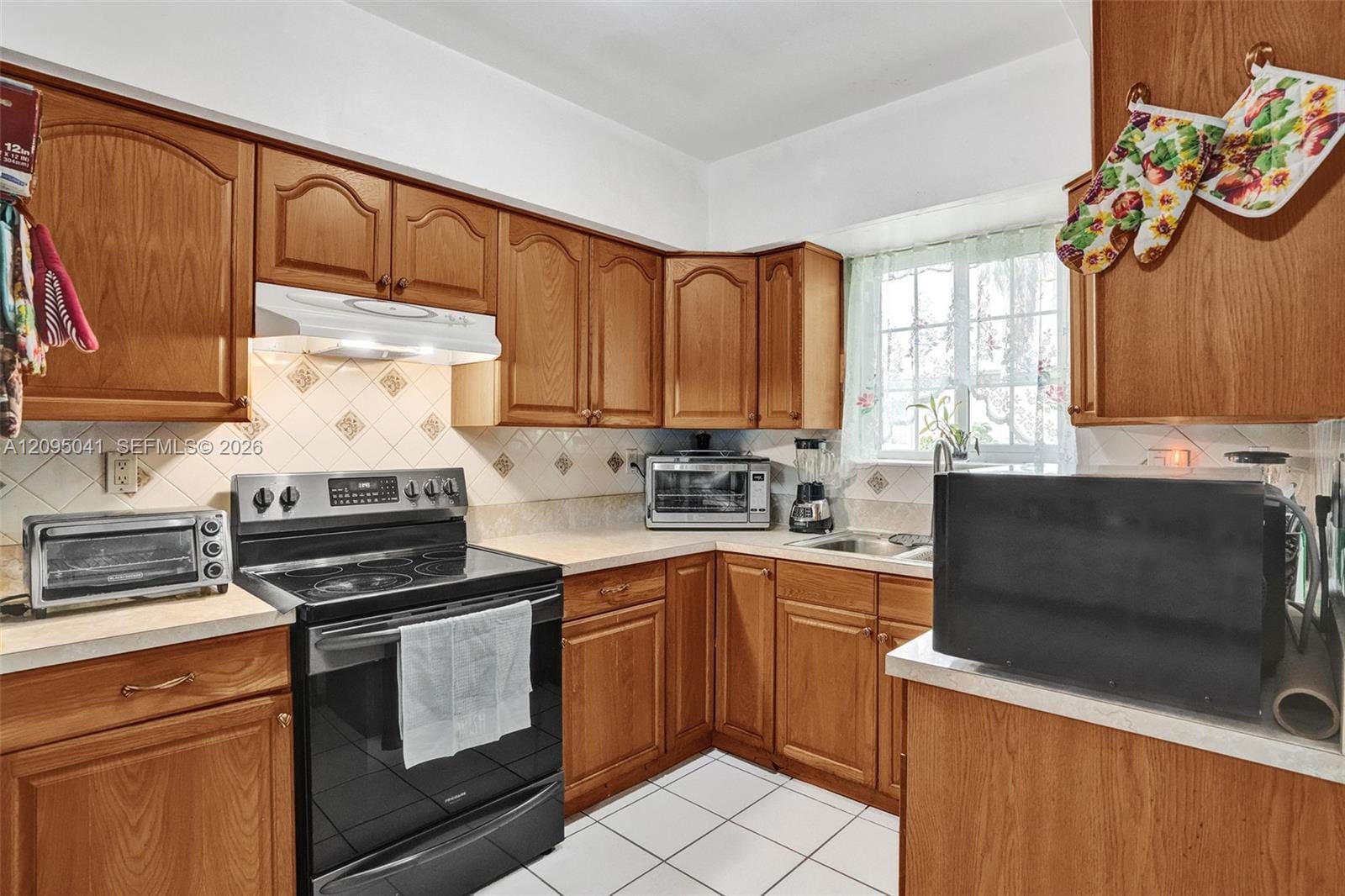 17401 NE 11th Court, Miami, FL 33162 photo 17