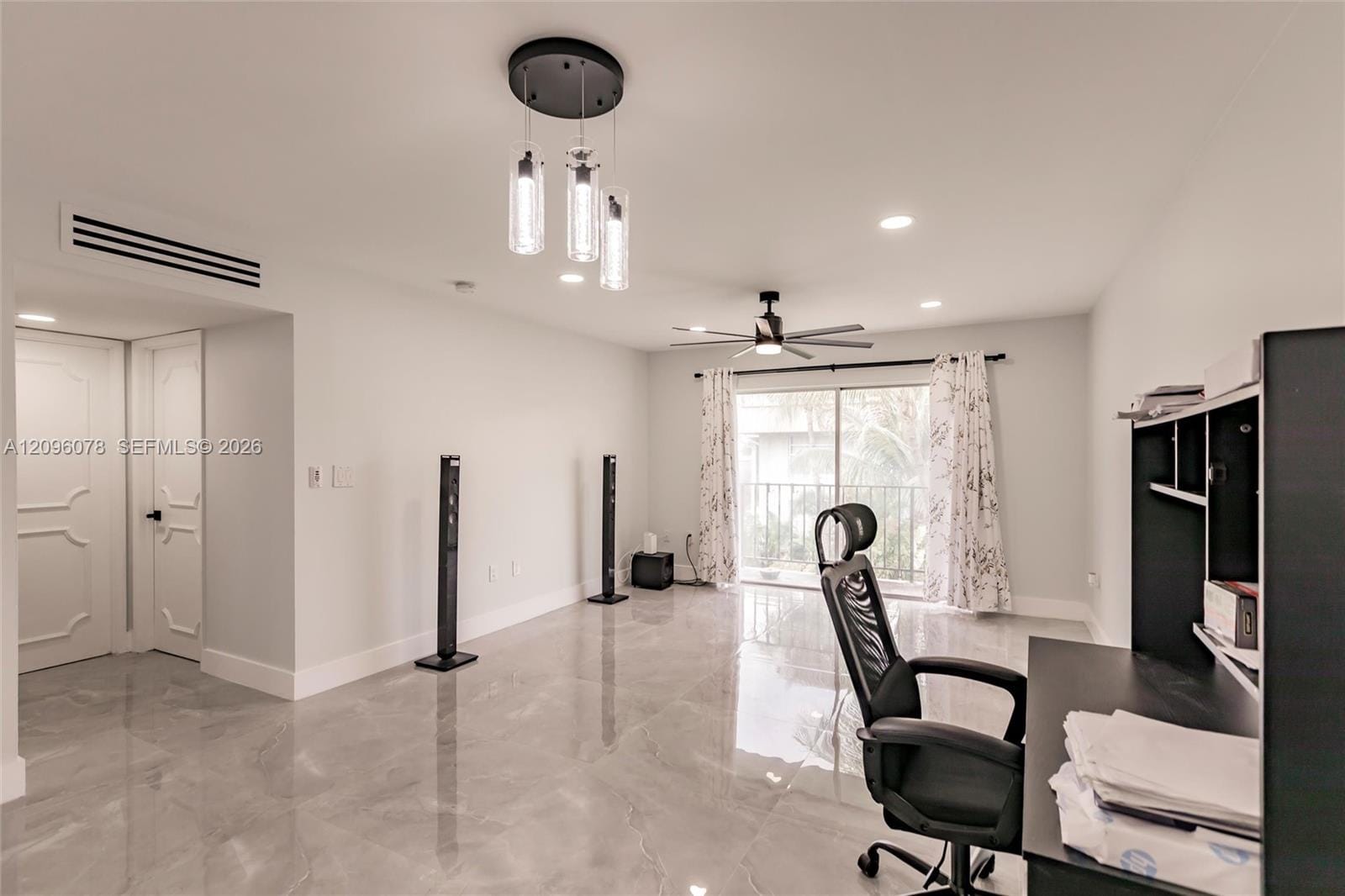 807 W Oakland Park Boulevard H12 — photo 3