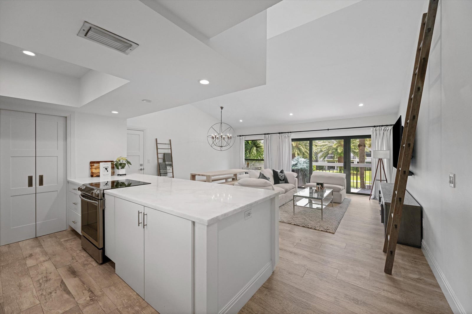 11863 Wimbledon Circle 533, Wellington, FL 33414 photo 1