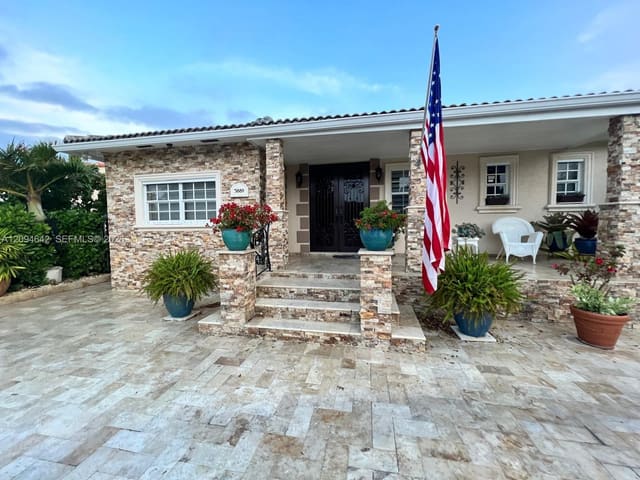 3889 NW 5th Street, Durham Terrace, Miami, FL
