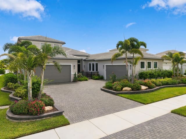 8549 SW Felicita Way, Port St. Lucie, FL 34987