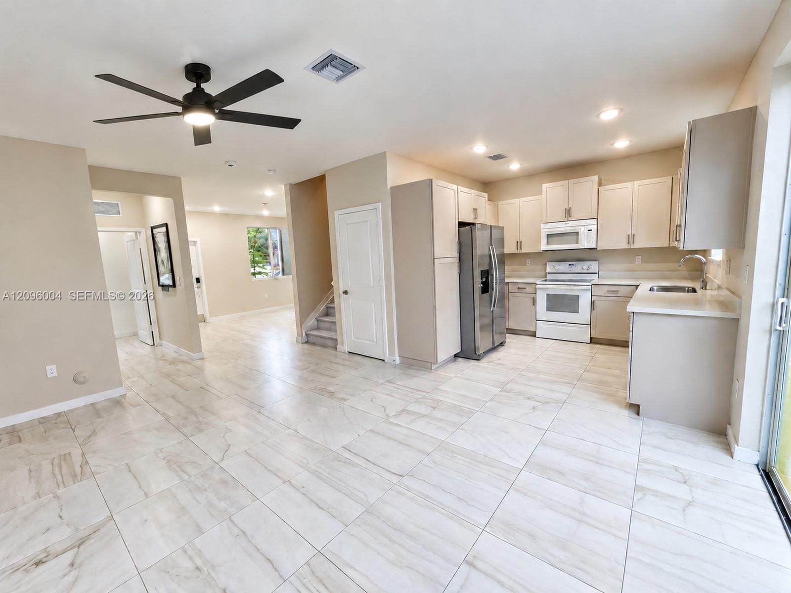 2419 SE 11th Street — photo 3
