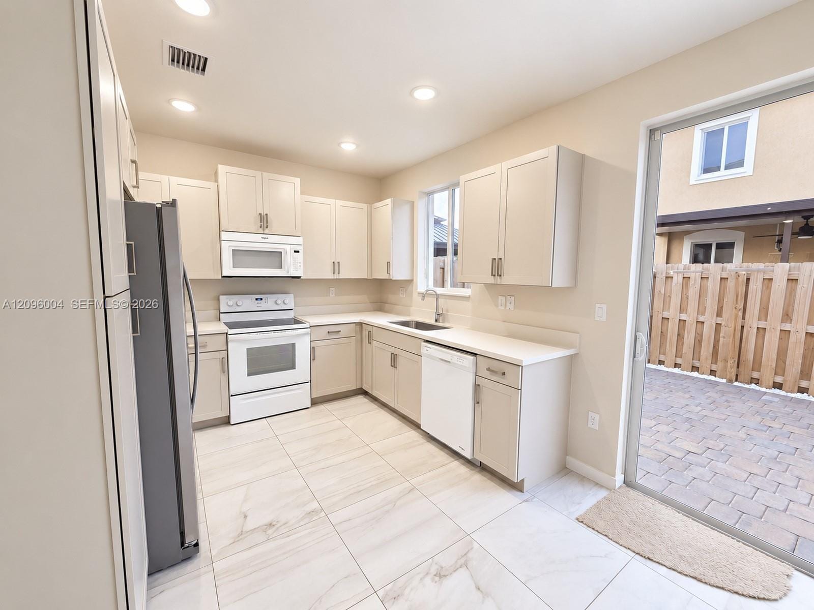 2419 SE 11th Street — photo 10