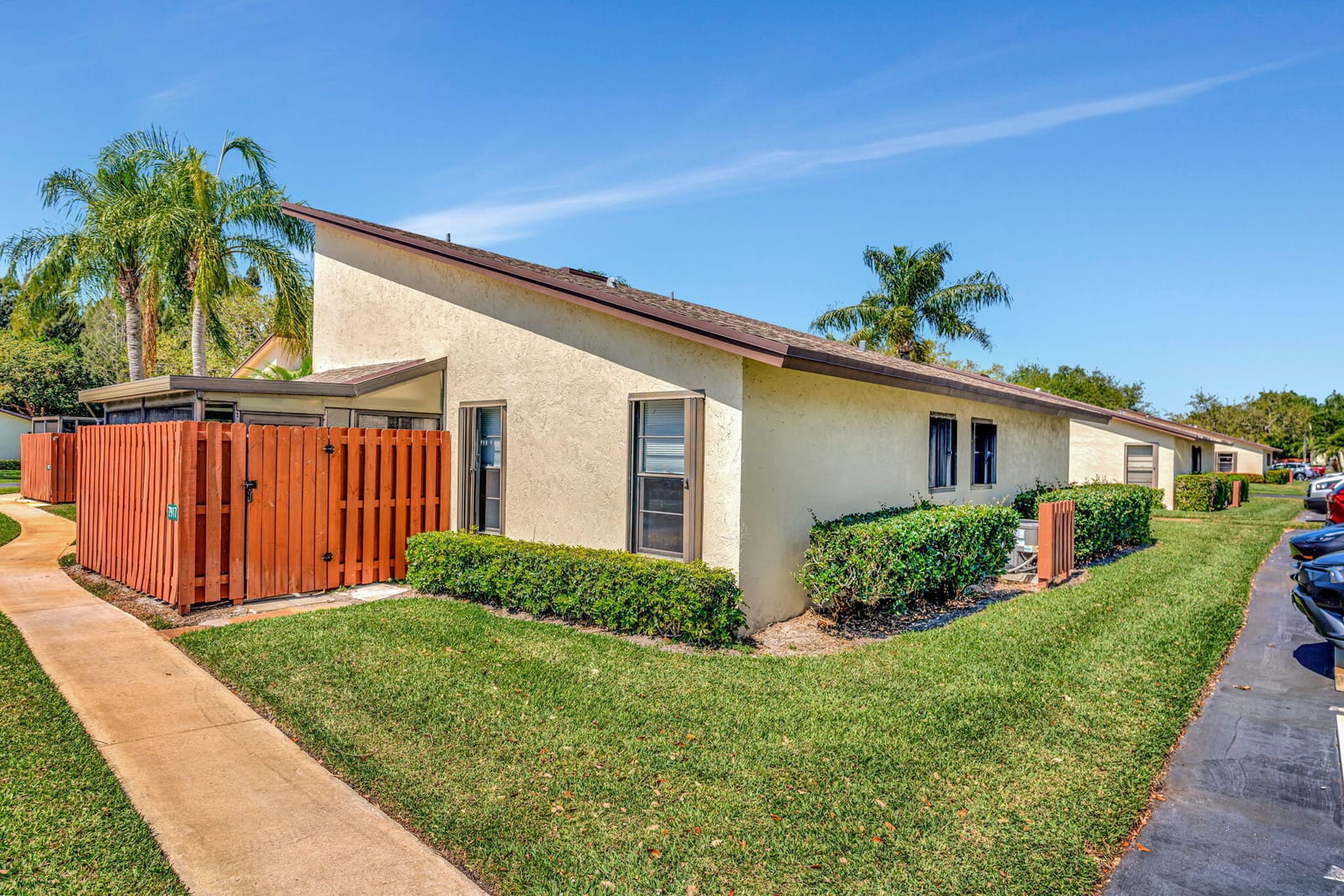 7917 SE Villa Circle — photo 3