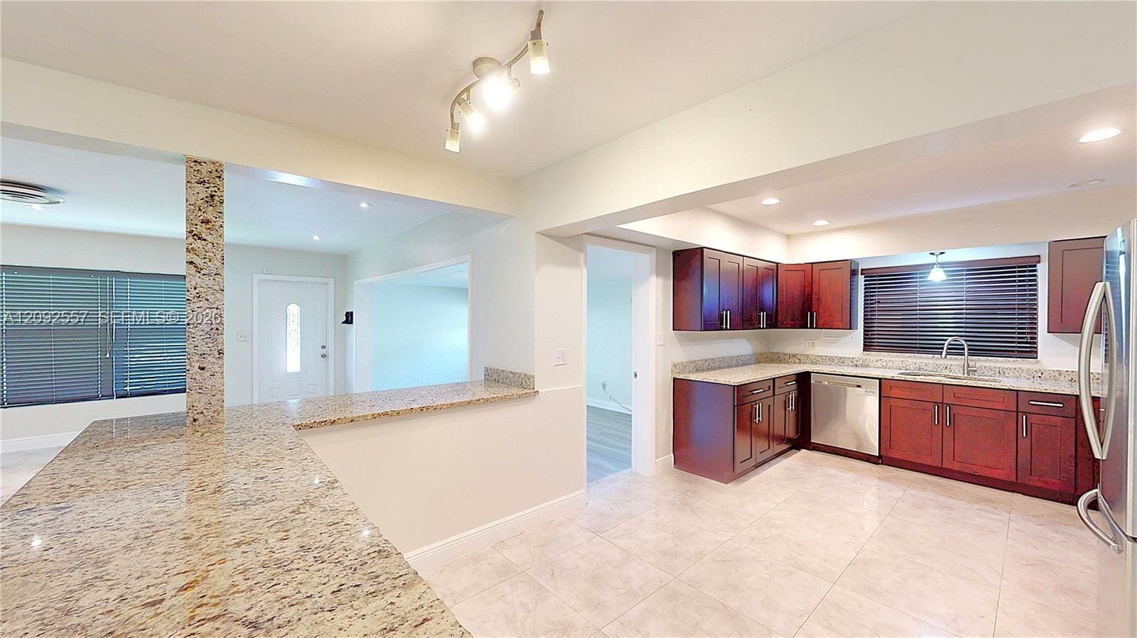 650 E Evanston Circle, Fort Lauderdale, FL 33312 photo 8