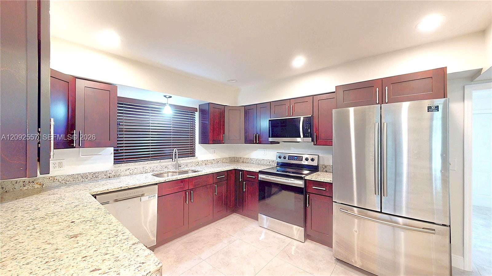 650 E Evanston Circle, Fort Lauderdale, FL 33312 photo 9