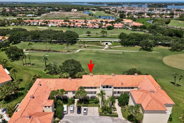 5040 Harmony Circle 305, Vero Beach, FL 32967