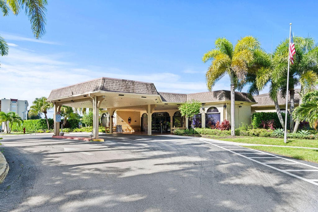 3590 Via Poinciana 216, Lake Worth, FL 33467 photo 14