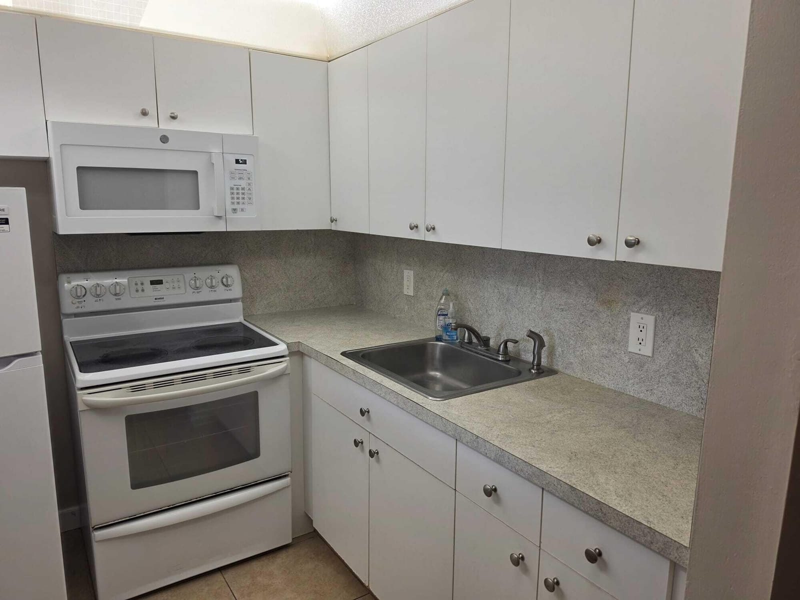 1 bedroom home for sale at 169 NEWPORT K, Deerfield Beach, FL 33442 — $1,600