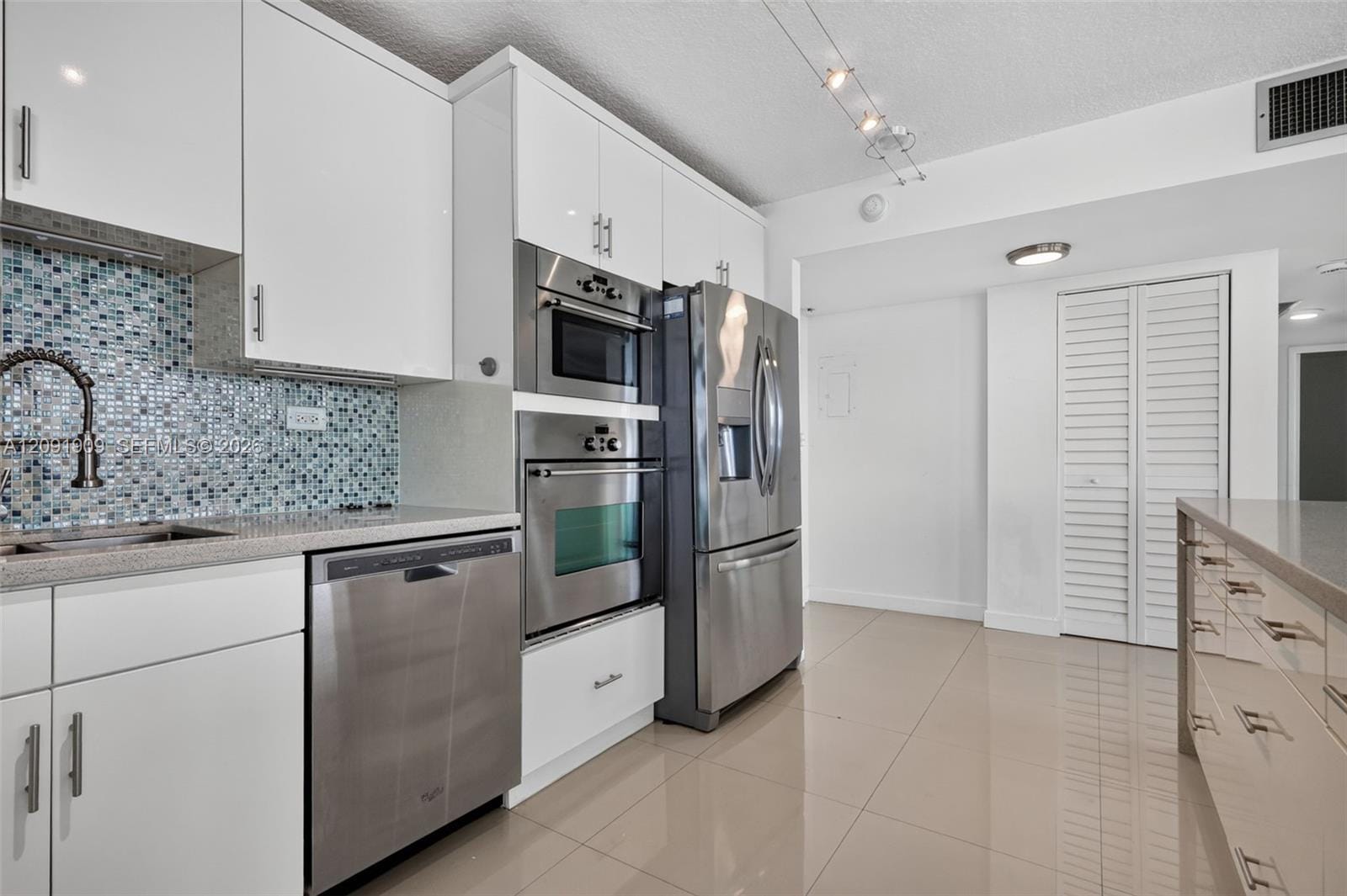 7135 Collins Avenue 805, Miami Beach, FL 33141 photo 8