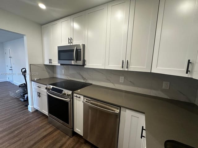 770 NE 128th Street 303, North Miami, FL 33161