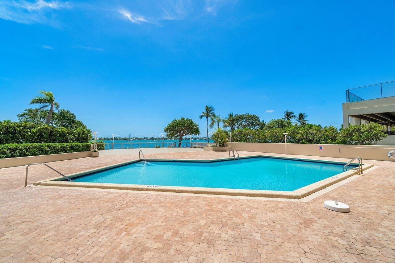 5600 N FLAGLER Drive 1904, West Palm Beach, FL 33407 photo 1
