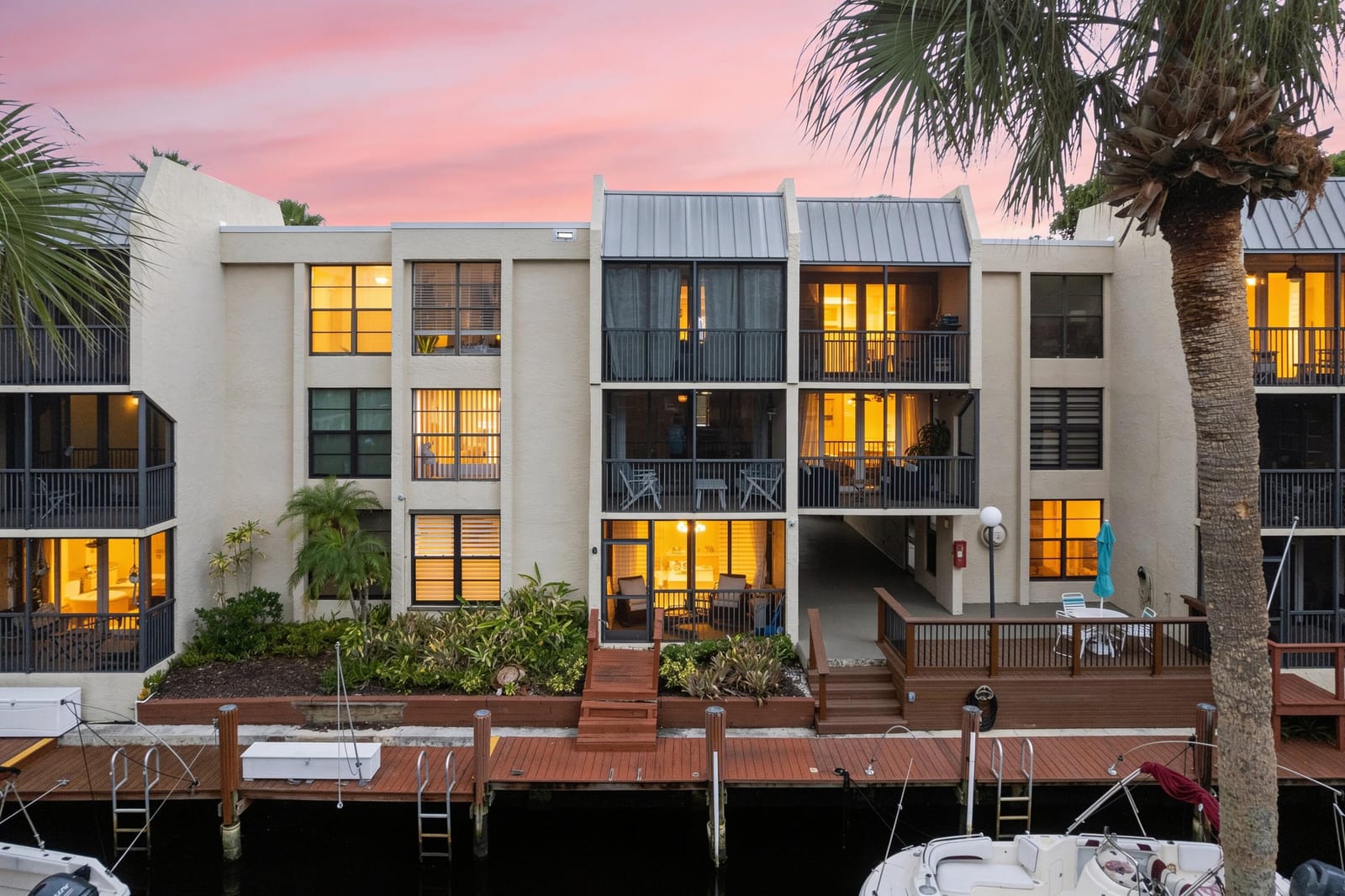 16 ROYAL PALM Way 205 — photo 3
