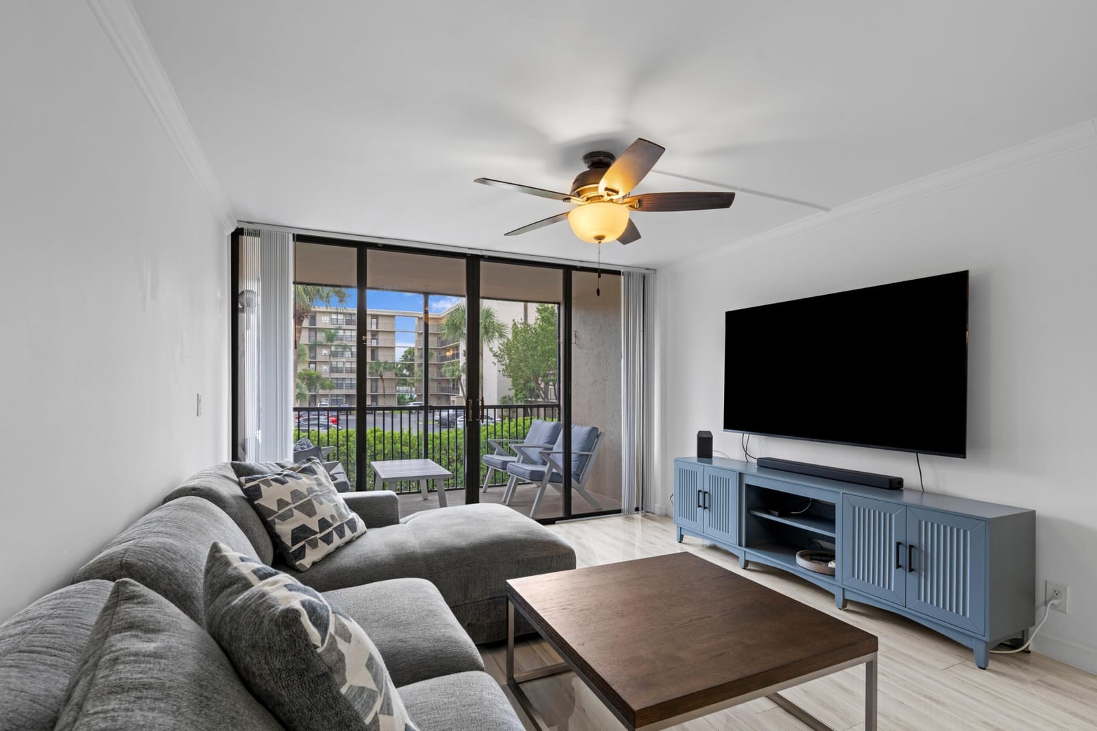 16 ROYAL PALM Way 205 — photo 6