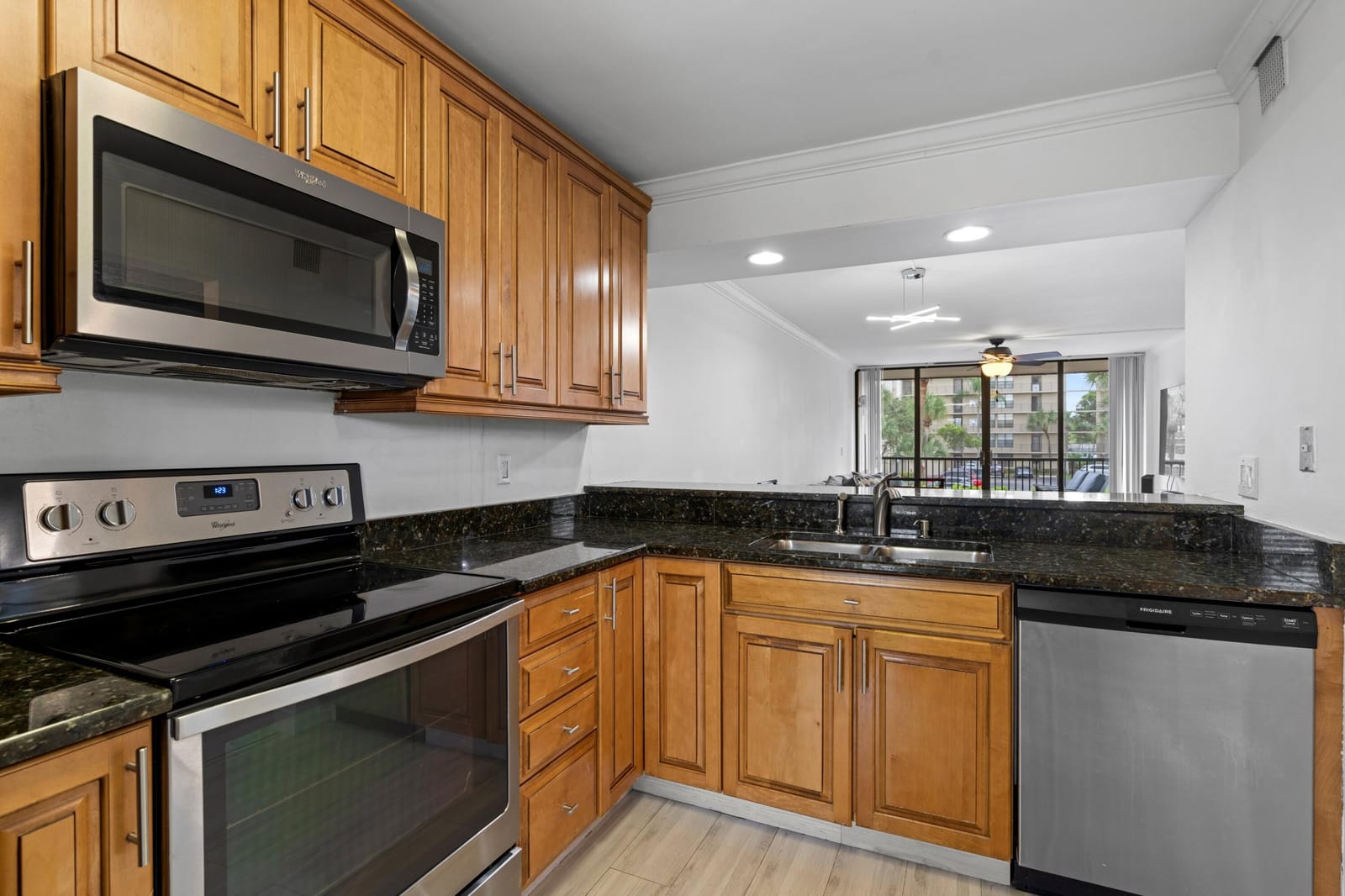 16 ROYAL PALM Way 205 — photo 9