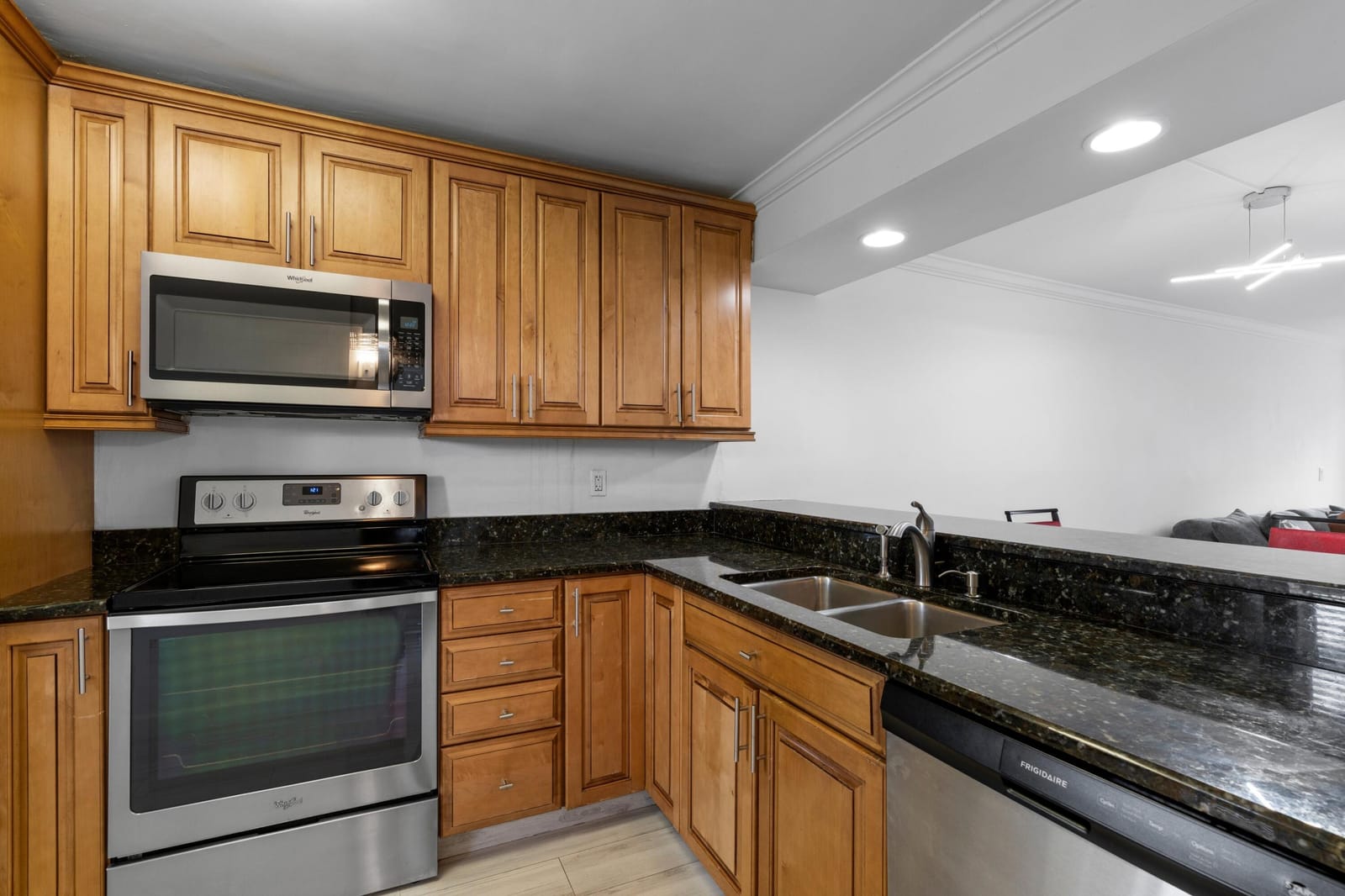 16 ROYAL PALM Way 205 — photo 10
