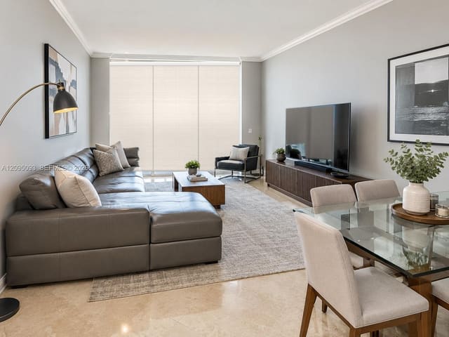 31 SE 5th Street 4118, Miami, FL 33131