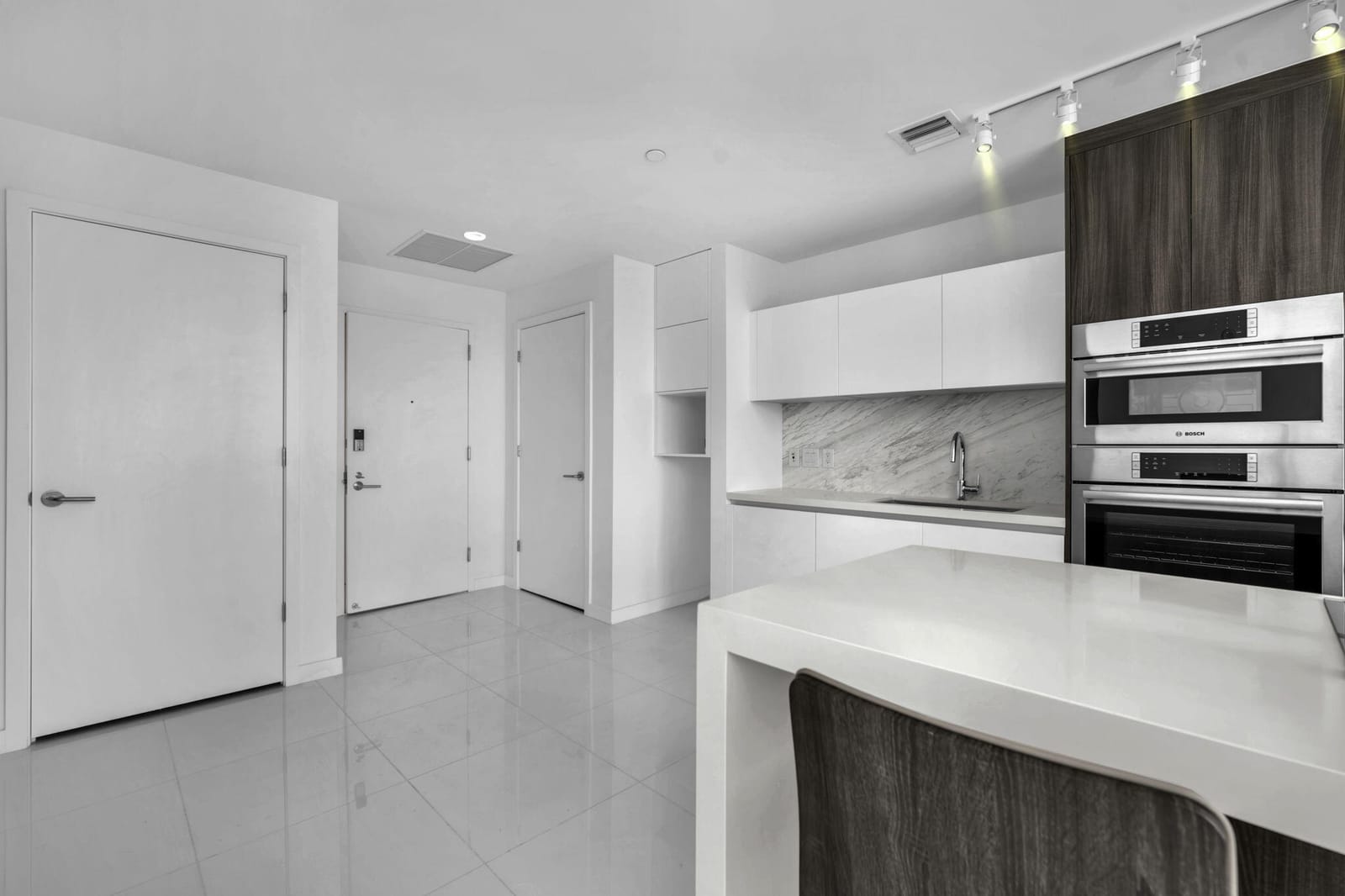 851 NE 1ST Avenue 1002, Miami, FL 33132 photo 18