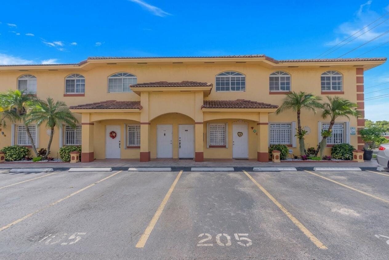 7520 W 20TH Avenue 206, Hialeah, FL 33016 photo 14