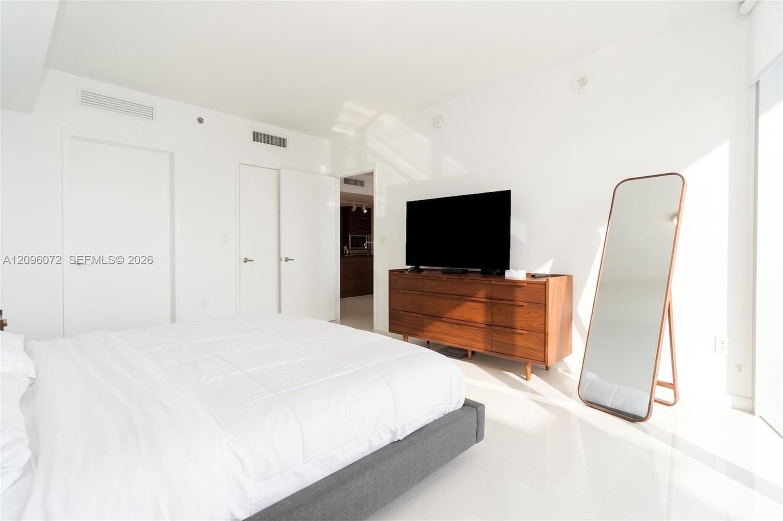 495 Brickell Avenue 3207 — photo 8