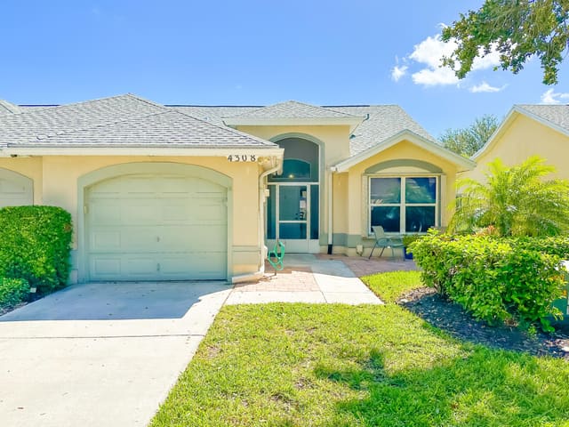 4308 SE BRITTNEY Circle, Port St. Lucie, FL 34952