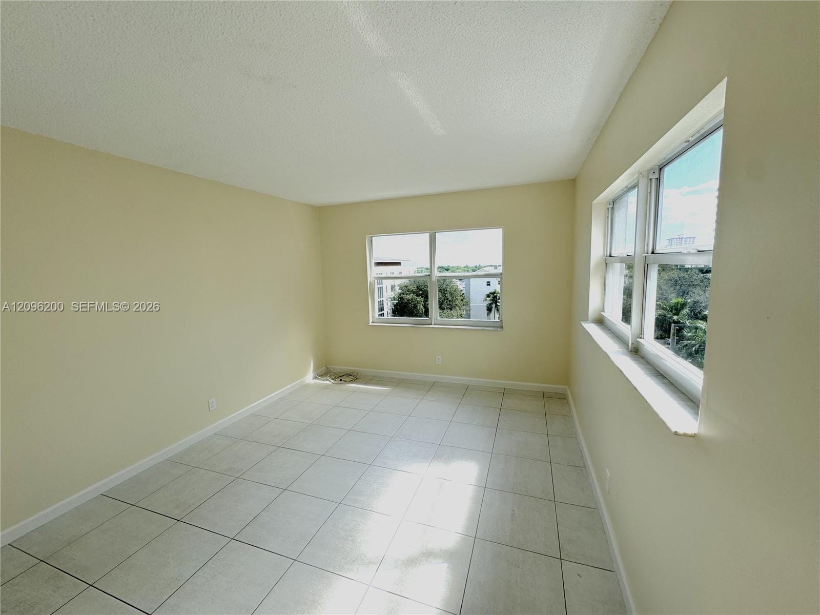 2555 NE 11th Street 710, Fort Lauderdale, FL 33304 photo 14